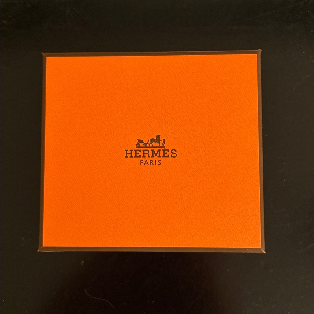 Hermes box with ribbon, shipping box and receipt holder